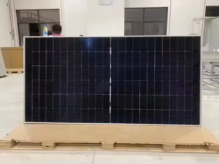 แผงโซลาร์เซลล์ Jinko 590W แบบ  - Jinko Solar Panel N-Type บทวิจารณ์และราคา